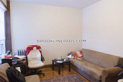 Brookline 3 Beds 2 Baths  Boston University - $4,300 No Fee