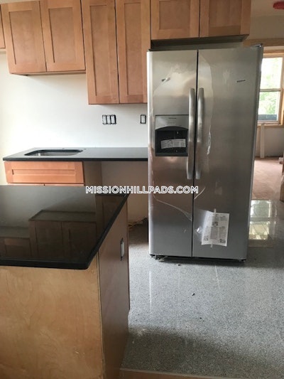 Roxbury 4 Beds 2 Baths Boston - $4,350 No Fee